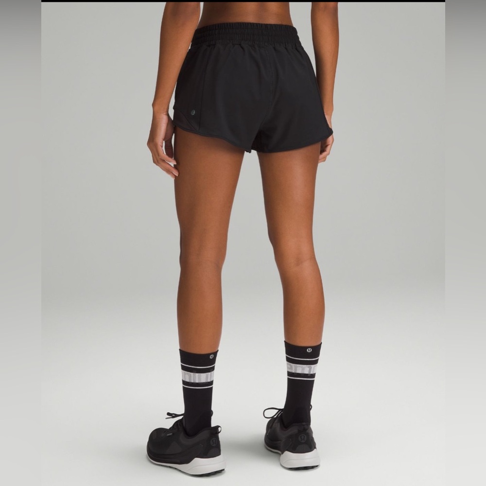 LULULEMON NWT. Hotty Hot High-Rise LinedShort 2.5" | Women's Short - Picture 2 of 5